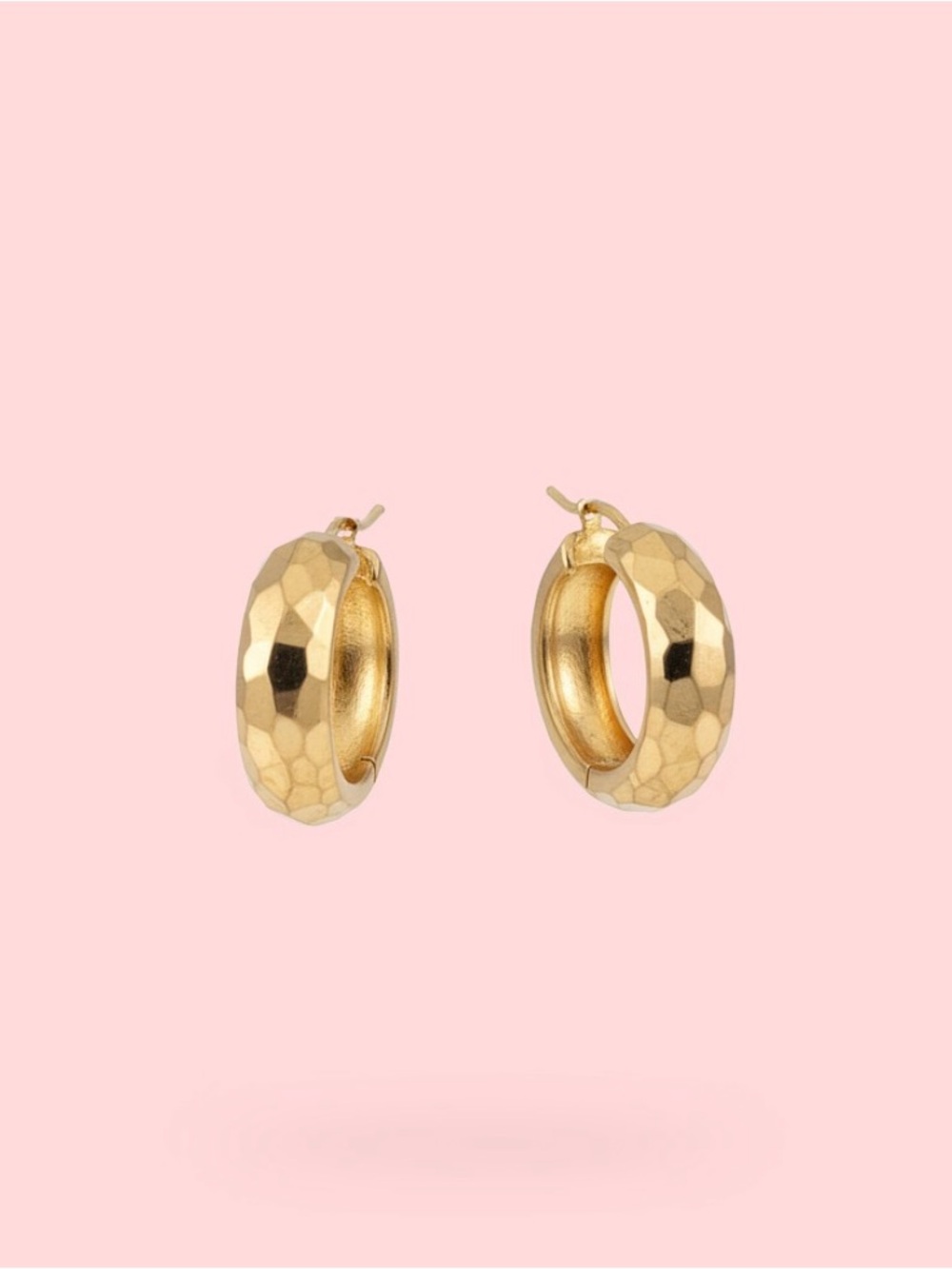 Vintage 80s Business Lady Hammered Gold-Tone Hoop Earrings #officesiren #mobwife